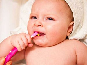 Răng bị cắt - nhiệt độ và những rắc rối khác Mọc răng - làm thế nào để giúp trẻ?