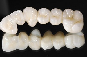 Mão Zirconia