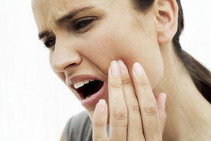 Mô tả quá trình tăng trưởng ở má của răng khôn